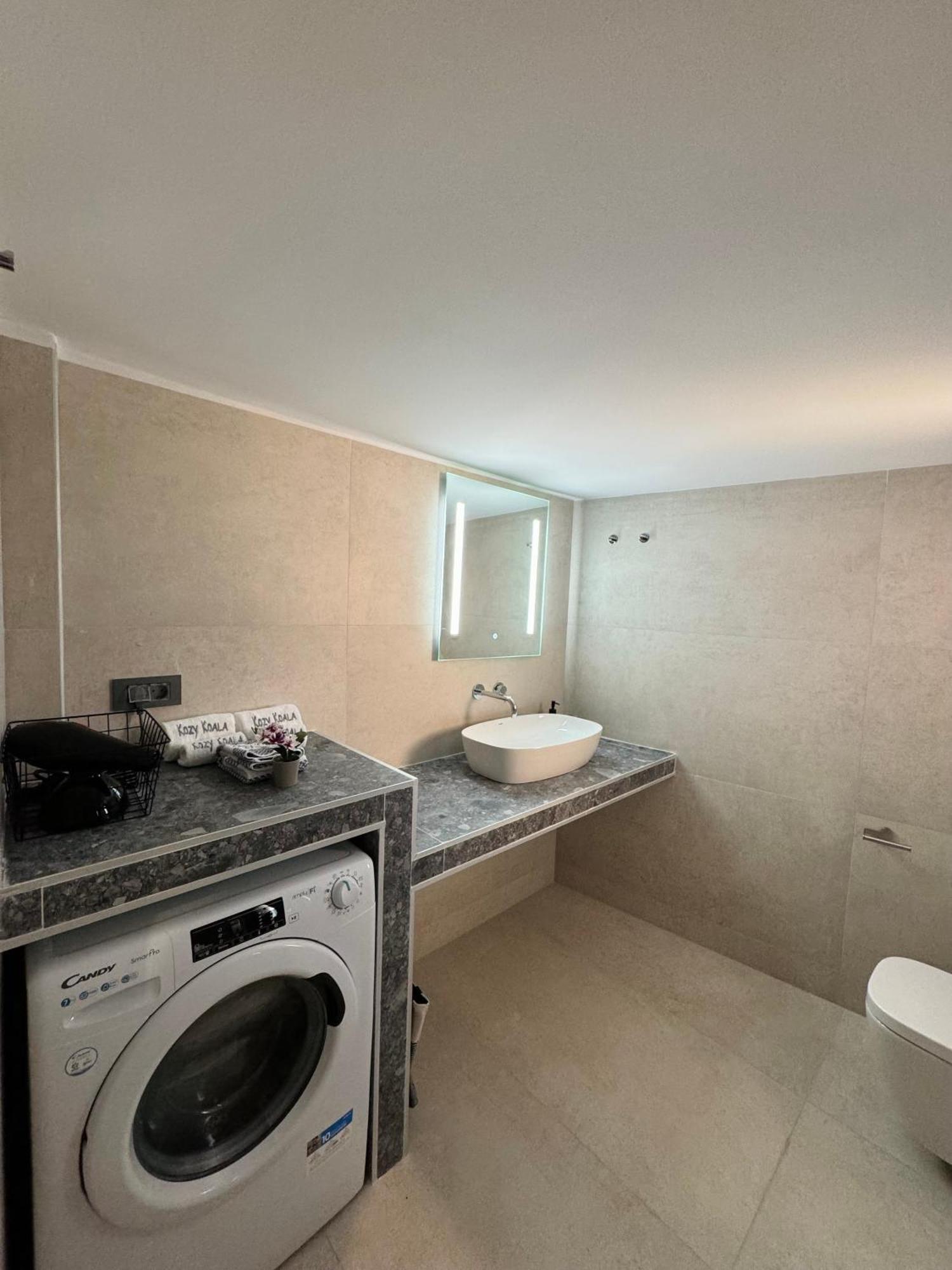 Spacious Apartment Near Monastiraki By Kozy Koala 雅典 外观 照片