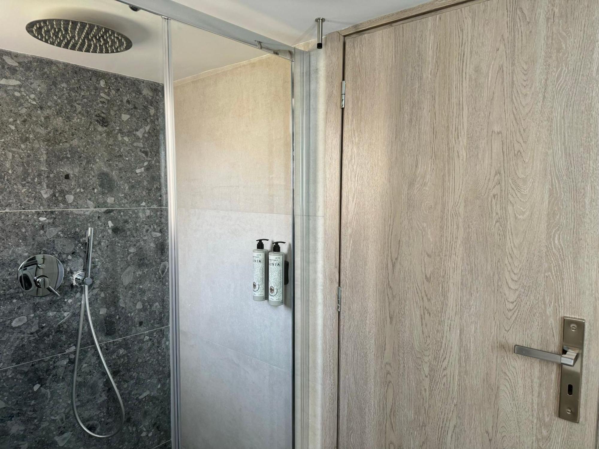 Spacious Apartment Near Monastiraki By Kozy Koala 雅典 外观 照片